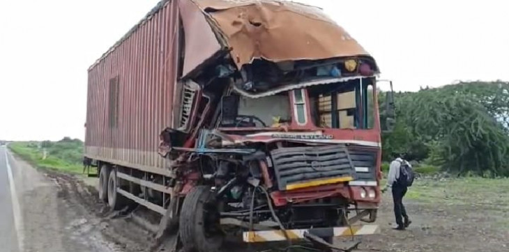Speeding container collided with a standing truck from behind - one dead