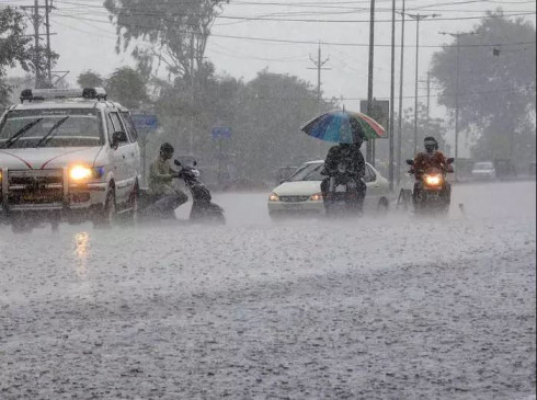 राजधानी दिल्ली समेत देश के इन राज्य में होगी झमाझम बारिश, मध्यप्रदेश की राजधानी भोपाल में जमकर बरसे बदरा,  खतरे के निशान के करीब पहुंची चंबल