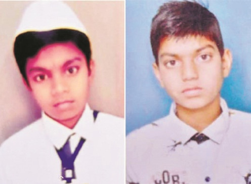 Two-wheeler hit by tipper, death of two brothers - father injured