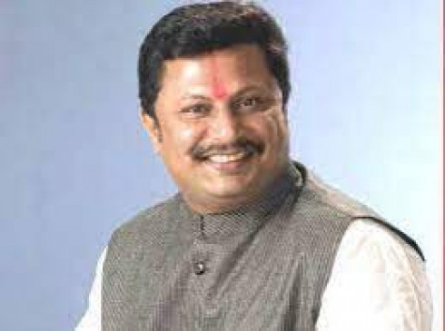 Vinayak Raut does not go anywhere without money: Kshirsagar