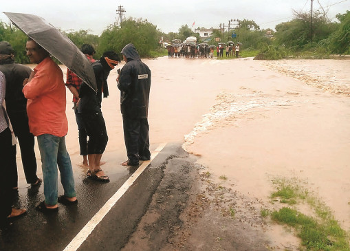Warning of caution in coastal area due to flood in Poorna river