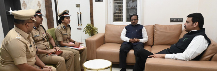 Deputy Chief Minister Devendra Fadnavis said curb crimes Deputy Chief Minister Devendra Fadnavis said curb crimes