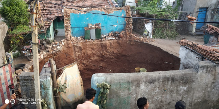 Seeing the house got buried in a 100 feet deep pit, there was a stir