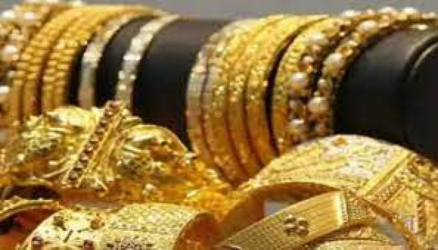 Servant arrested for stealing gold from Deshmukhs house Servant arrested for stealing gold from Deshmukhs house