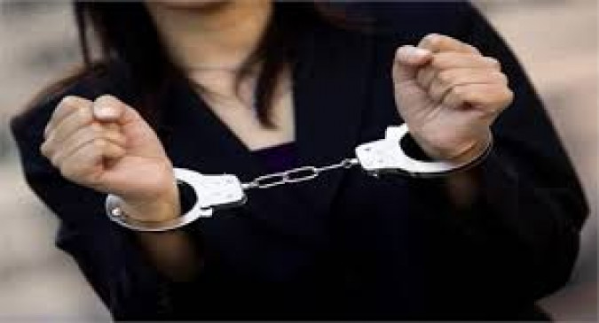 Three women arrested for chain snatching in st bus Three women arrested for chain snatching in st bus