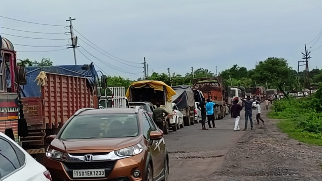 Traffic on many routes still stalled in Chandrapur-Gadchiroli