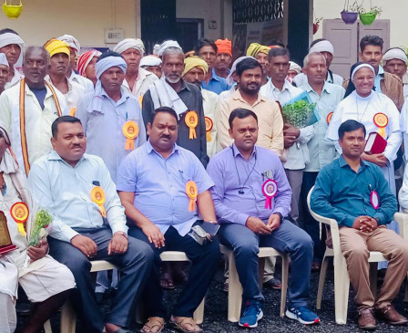 100 Bhumkas from 75 villages of Melghat and Class taken from Padihar 100 Bhumkas from 75 villages of Melghat and Class taken from Padihar