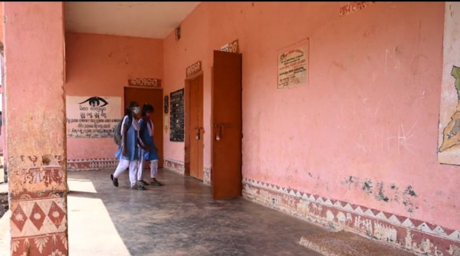 Girl locked in class for 18 hours in Sambhal in UP Girl locked in class for 18 hours in Sambhal in UP
