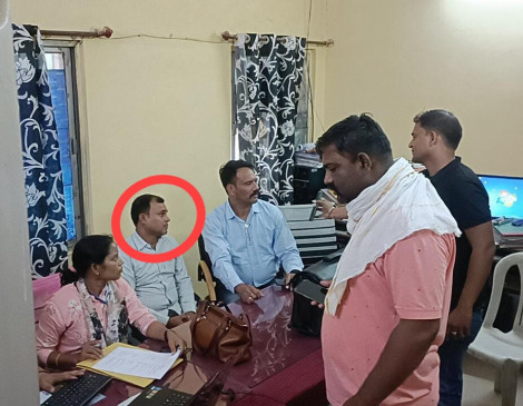 लैब टेक्नीशियन से 8 हजार की रिश्वत लेते पकड़ाया लिपिक