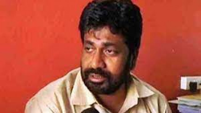 MLA Bacchu Kadu slapped his own worker!