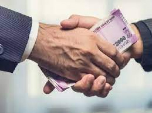 Two LCB personnel arrested for taking bribe of five hundred rupees Two LCB personnel arrested for taking bribe of five hundred rupees