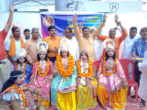 Tears spilled on seeing the incident of meeting of the four brothers in Bharat Milap