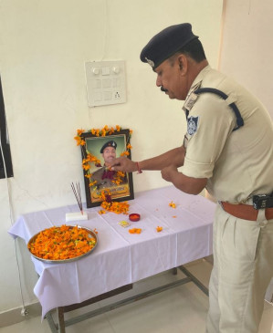 Tribute paid to constable, died in a vehicle accident while on duty