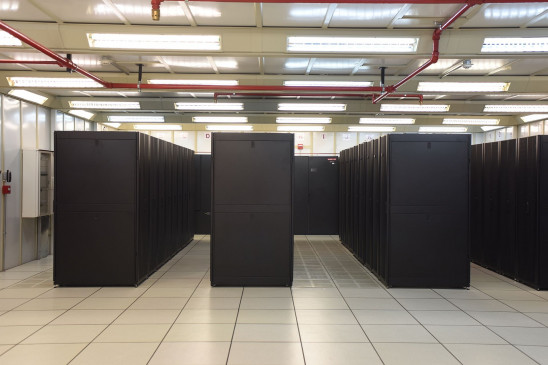 Google, Microsoft to use renewable energy in data centers Google, Microsoft to use renewable energy in data centers