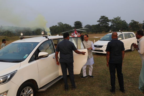 Chief Minister Shivraj Singh Chouhan came to Pench Park on a personal tour
