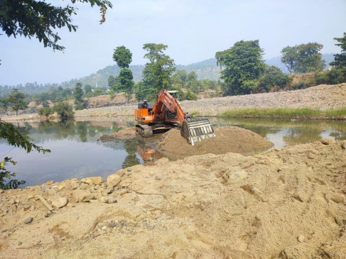 Illegal mining in the name of legal, illegal sand is being extracted from wherever it wants