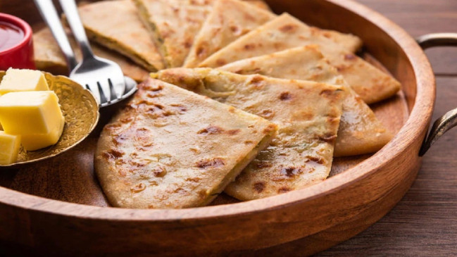 सर्दियों के सीजन में बनाए गुड़ के पराठे , सेहत के साथ स्वाद में भी लाजबाब