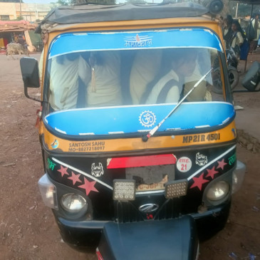 शाहनगर पुलिस ने कटनी-पन्ना मार्ग पर वाहनों की चैकिंग 