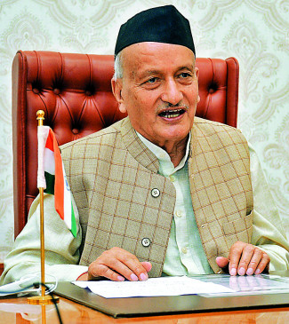The governor did not remove slippers on the request of a senior police officer