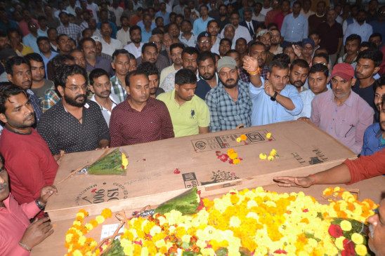 The mortal remains of both the loco pilots were handed over to the relatives The mortal remains of both the loco pilots were handed over to the relatives