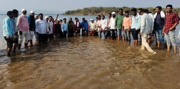 Administration shaken by farmers water samadhi movement