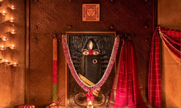 मां की आराधना से होगी सफलता के साथ सर्वसंपदा की प्राप्ति, इन मंत्रों का करें जाप मां की आराधना से होगी सफलता के साथ सर्वसंपदा की प्राप्ति, इन मंत्रों का करें जाप