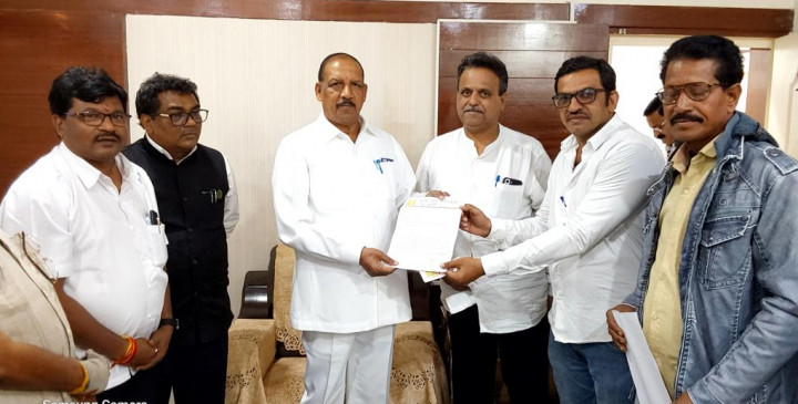 Make a project to prepare juice from berries