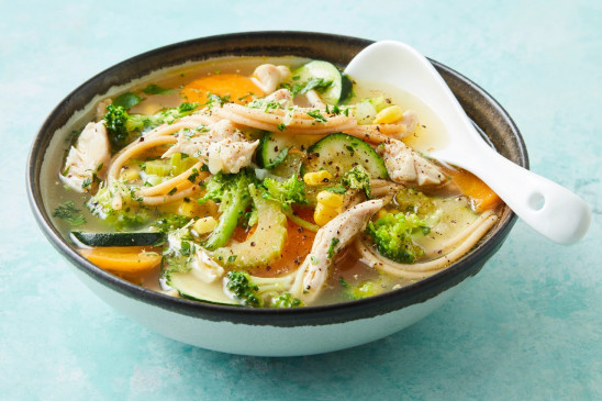 सर्दियों में बना कर पिएं हेल्दी वेजिटेबल सूप इस आसान रेसिपी से सर्दियों में बना कर पिएं हेल्दी वेजिटेबल सूप इस आसान रेसिपी से