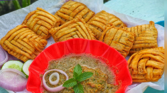 क्रिसमस पर मेहमानो के लिए बनाएं क्रिसक्रॉस समोसा, इस आसान विधि से