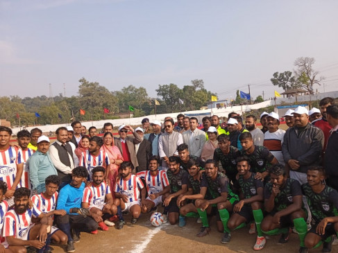 Minister Brijendra Pratap Singh reached his childhood school