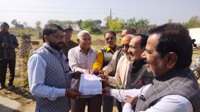 Pensioner submitted memorandum to increase salary allowance