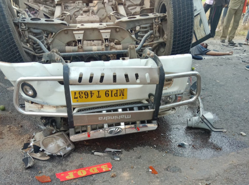 SDOPs vehicle overturned after colliding with the Bolero of Baratis