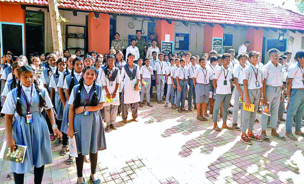 Students learned about the functioning of Tehsil and police station