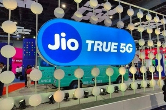 Reliance Jio partners with Motorola to bring true 5G experience to users Reliance Jio partners with Motorola to bring true 5G experience to users