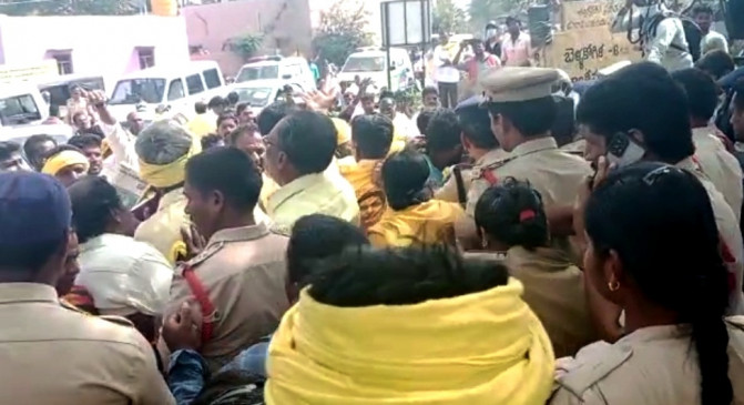 Police denied permission for Chandrababu Naidus roadshow in Kuppam