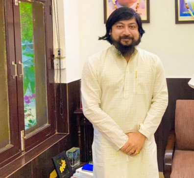 Union minister Pramanik surrenders in 2009 theft case