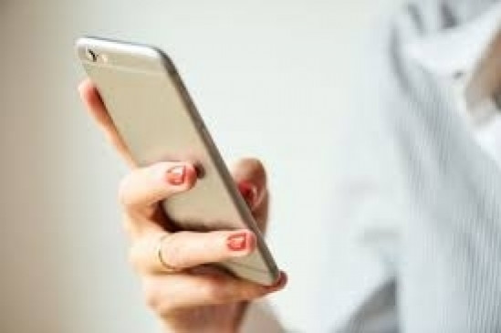 Global smartphone shipments record biggest drop in holiday quarter Global smartphone shipments record biggest drop in holiday quarter