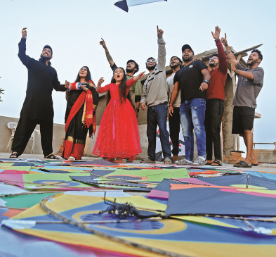 Boom of Makar Sankranti, the echo of that cut everywhere