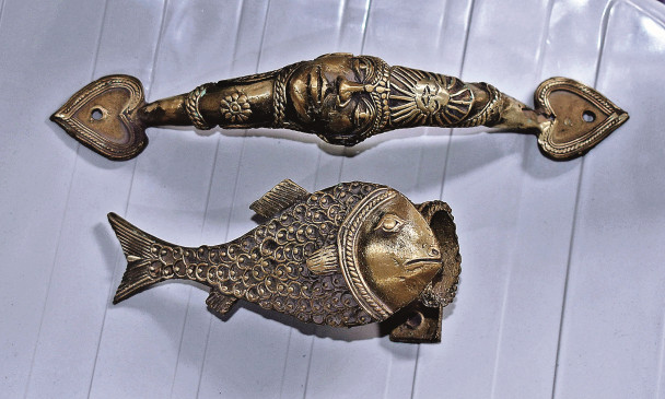 It is a special symbol of the art tradition of tribal women of Chhattisgarh