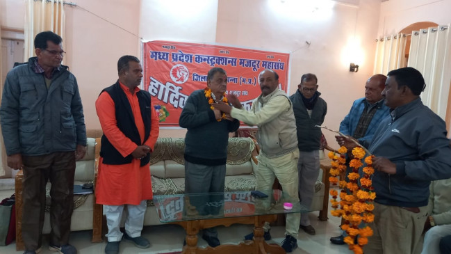 Labor Union welcomed Hemant Tiwari, State President of Construction Workers Board Labor Union welcomed Hemant Tiwari, State President of Construction Workers Board