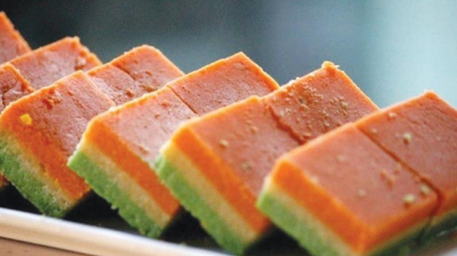 26 जनवरी को बनाएं तिरंगा बर्फी इस आसान रेसिपी से