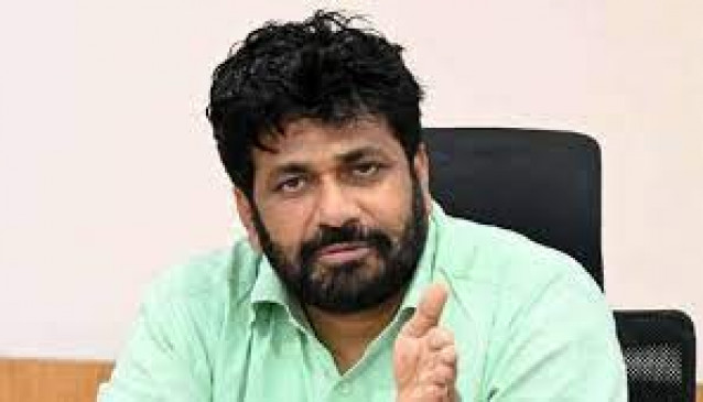 MLA Bachchu Kadu did not appear in the court