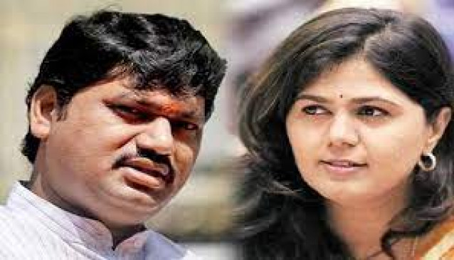 Pankaja went to the hospital to know about Dhananjays health.