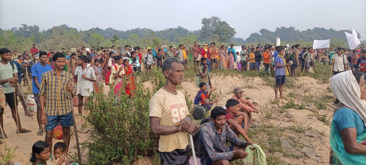 Protest against the construction of interstate bridge, movement