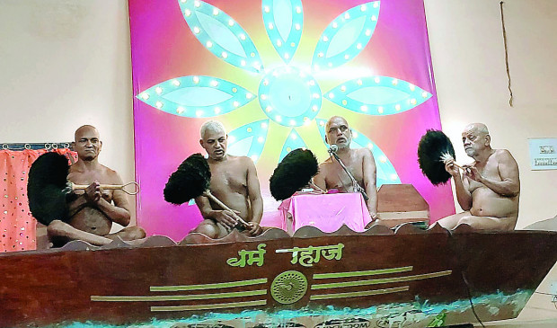 There should never be any difference between words and deeds: Virsagar Maharaj