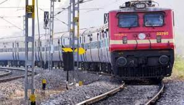 Trains delayed by 10 hours due to moisture-laden fog