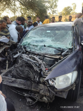 Truck collided with the car of the youth returning from police recruitment, two dead