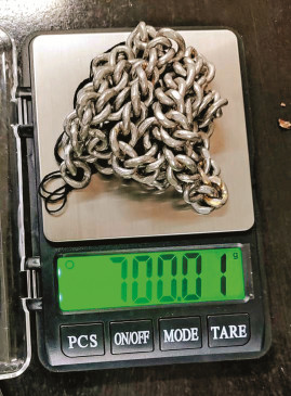 40 lakh gold found in Go-Air, 2 caught