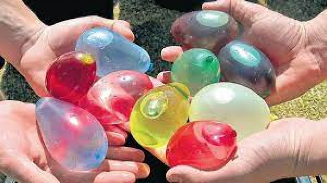 Action will be taken on throwing color on unknown people in Mumbai