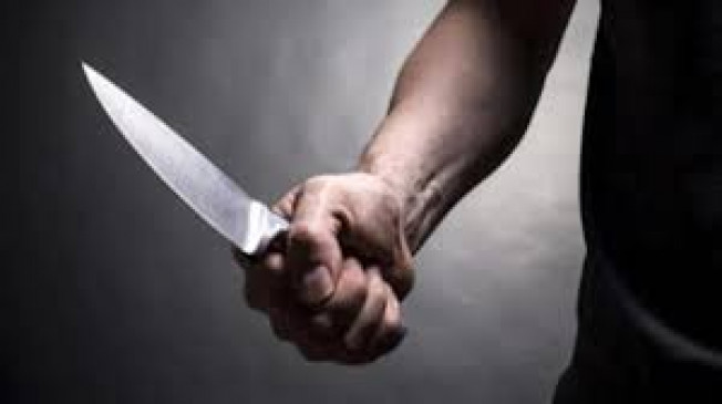 Attempt to avenge fathers murder, enter house and stab knife in relatives stomach Attempt to avenge fathers murder, enter house and stab knife in relatives stomach